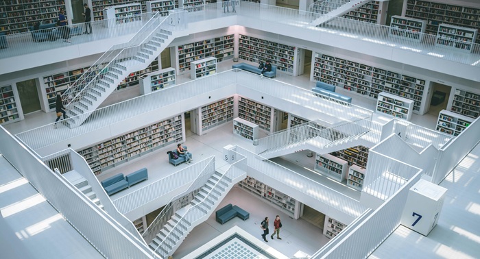 Nowe technologie w bibliotekach - regały przesuwne, sensory obecności, podświetlenie, co jeszcze?